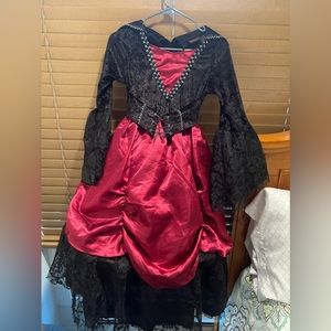 Hallow’s Eve Vampire Costume